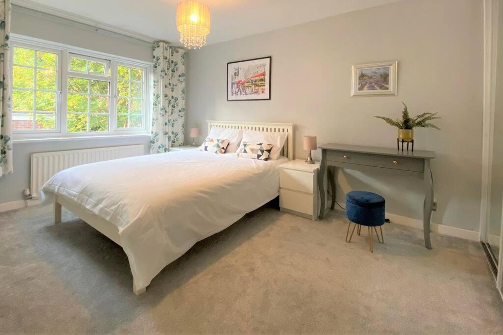 Redhill Town Centre 3 Bed House Near Gatwick Airport, Easy Commute To London公寓 外观 照片