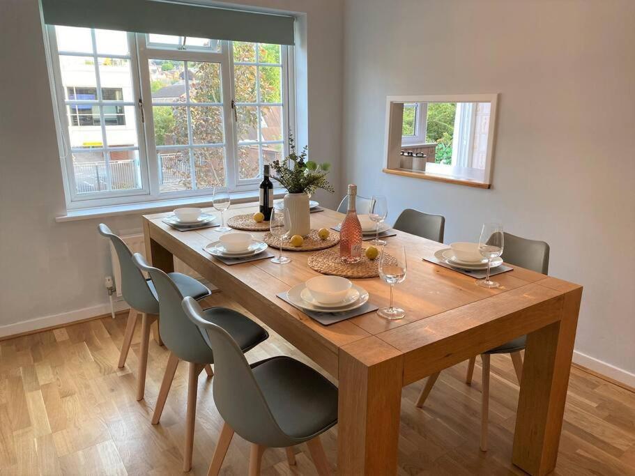 Redhill Town Centre 3 Bed House Near Gatwick Airport, Easy Commute To London公寓 外观 照片